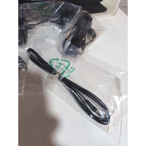 Soundfreaq Sound Step Recharge SFQ-02RB Bluetooth Speaker Dock 30-Pin iPhone Pad - Picture 6 of 16